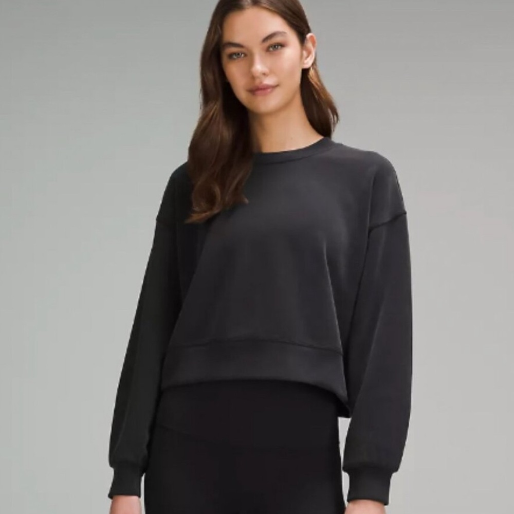 Women's Black Lululemon soft stream sweatshirt